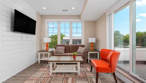 Private Hot Tub The Perch 14 Patio 2BR Downtown - Foto 4