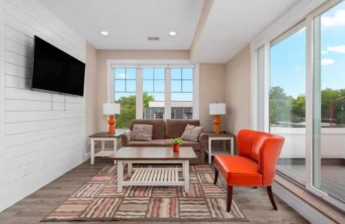 Private Hot Tub The Perch 14 Patio 2BR Downtown - Foto 4