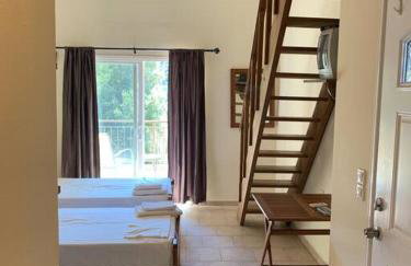 Despina Studios 4 beds with loft and kitchenette # 8 - Foto 5