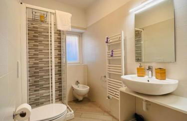 BelSorriso Varese 2 - Elegance City Residence with Private Parking -Reservation Required- - Foto 15