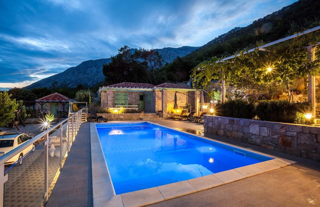 The Hidden Treasure Village - 3 Villas - Photo 1