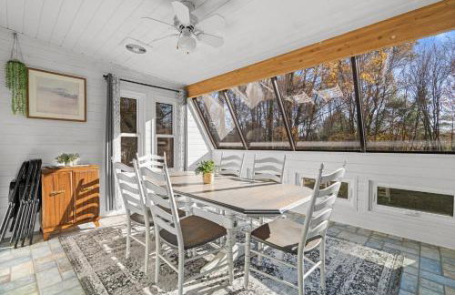 Lakefront with Beach Game Room Fire-pit and More - Foto 62