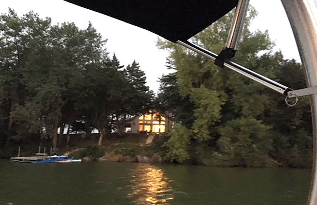 Lakefront Hideaway - Foto 29