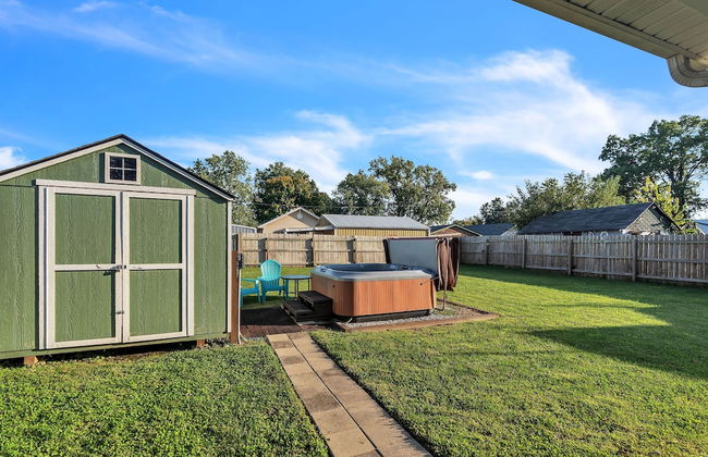 Charming 2br Hot Tub Getaway 2 Bedroom Home - Foto 16