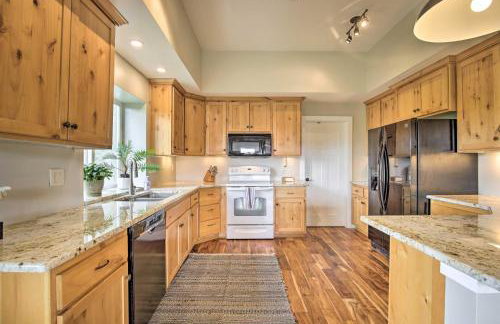 Lovely Canyon View Apartment with Patio and Yard - Foto 10