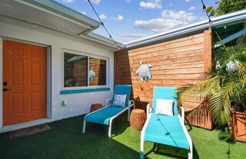 Luxury Home with Hot Tub & Outdoor Oasis blocks from the Beach - Foto 8