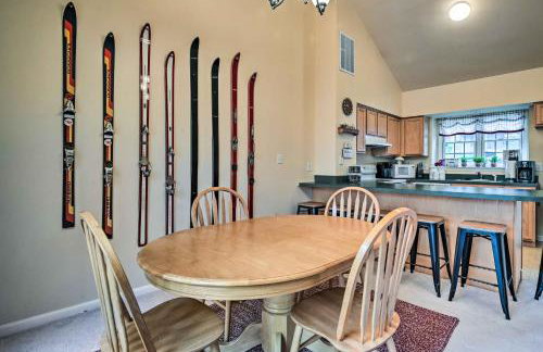 Hike, Bike and Swim Mountain Escape with Deck - Foto 11