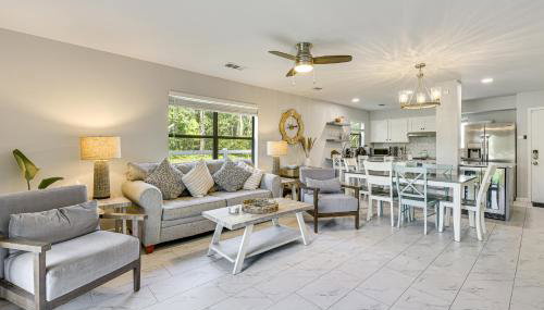10 Mi to Navarre Beach! Waterfront Rental w/ Pool - Foto 2