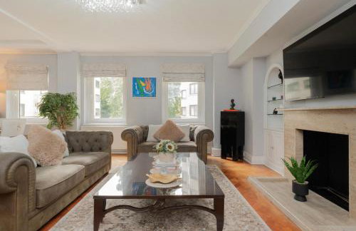 The Grande Mayfair Apartment - Photo 4