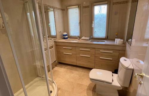 Beautiful villa 2 steps from the BEACH - Photo 17