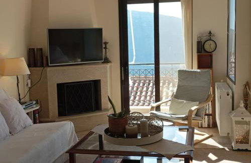 Breathe in Delphi - Spacious 3BR Apartment with View - Foto 17