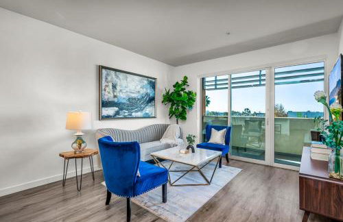 Luxury by the Beach with Pool, Gym, Game Room - Photo 3