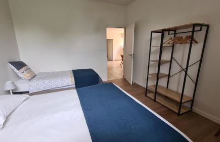 Gîte Le Puy Martineau piscine privée intérieure chauffée terrain arboré à 10 min du Puy du Fo - Foto 13