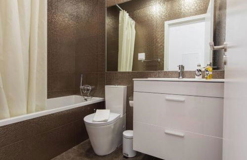 Central Lisbon Flat by Pink St - Photo 23