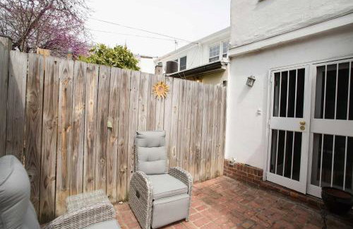 Sojourn Only 8 Blocks to Capitol and Private Patios - Foto 17