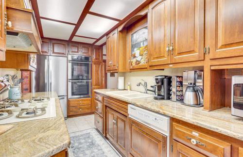 Dalton Retreat w Deck, Fire Pit and 6 Smart TVs - Foto 13