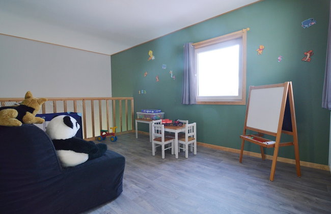 Lovely Modern Cottage With Sauna, Bubble Baths and Even a Beach on the River - Foto 15