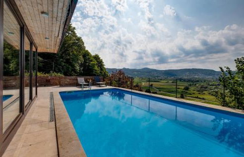 Beautiful Home In Samobor With Kitchen - Photo 11