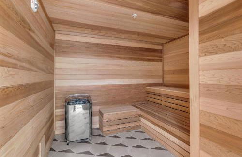 Modern Chic 1BR Downtown with Rooftop Pool & Views - Foto 31