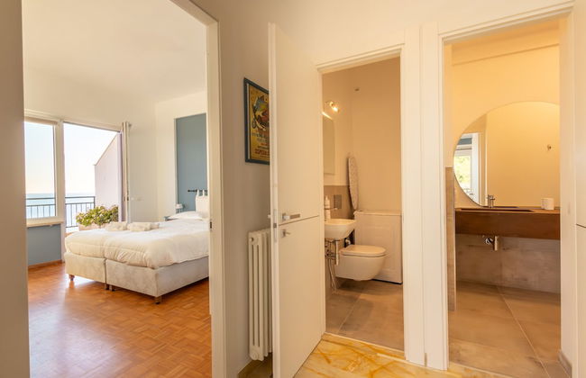 Sky & Sea Apartment by Wonderful Italy - Photo 22