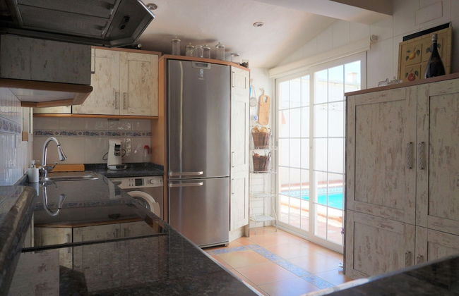 Stylish Alfas del Pi Stay - Foto 7