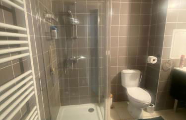 Chambre privée Sdb kitchenette proche de Paris - Foto 7