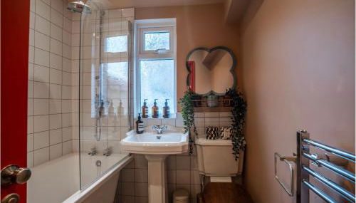 Luxury Seaside 5 Bed - 10 Mins Walk to Beaches - Foto 2, Shower