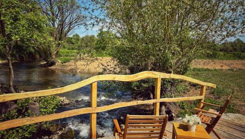 Seosko Imanje Na Obali Rijeke - Foto 2