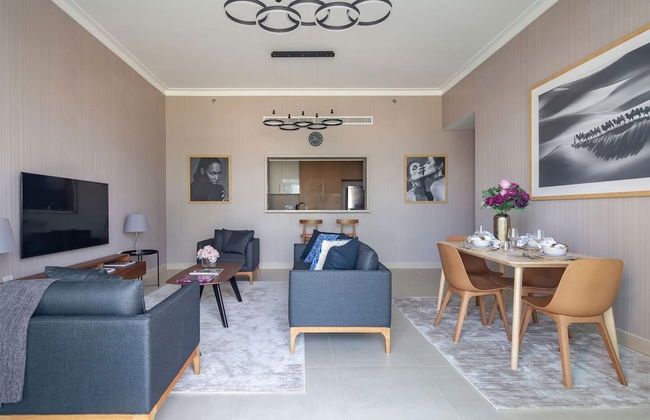 Modern 2BR w/ Tranquil Ambience in Emirates Hills! - Photo 10