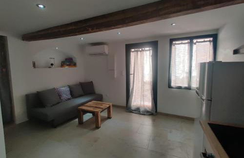 Logement neuf centre du village aux pieds du château - Foto 10