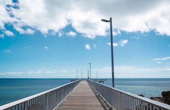 Lux Beachfront PH Office Pool Skyline Views - Foto 28