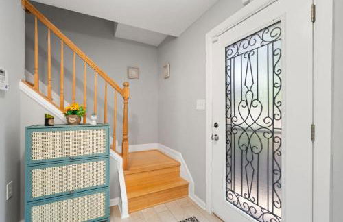 Parkside Alexandria Townhome - 3br free parking - Foto 27