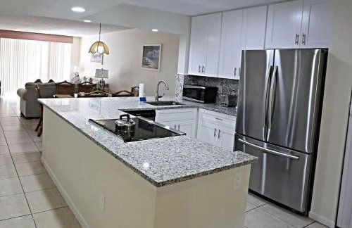 4330 Shorewalk lakeview condo close to IMG and Beach - Foto 2