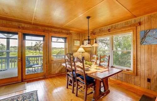 Spacious Riverfront Cottage with Dock in Green Pond! - Foto 6