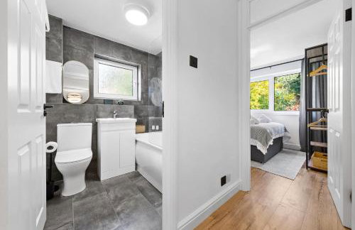 2BR Flat, Free Parking, Close to Airport & Centre - Foto 46