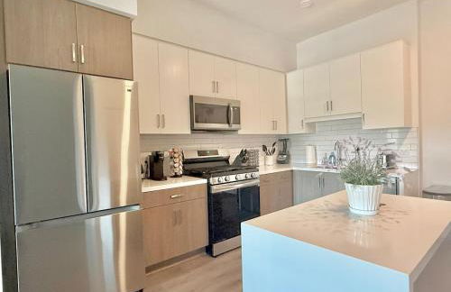 Designer 1 Bedroom Condo in Silver Lake - Photo 8