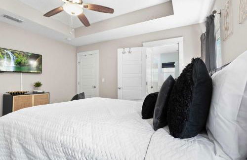 5 Minutes to Beach and Downtown Fire pit Grill - Foto 27