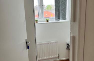 Luxury 4 Bed 3 bath 6 mins from City Renter - Foto 12