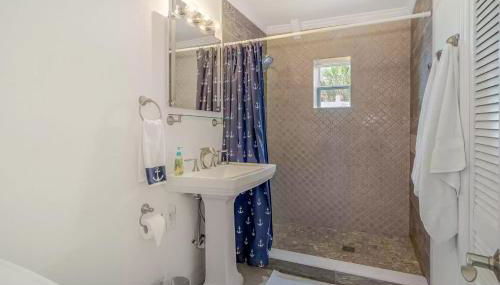 Bathing Suit Beach Bungalow - Foto 5