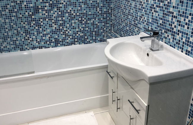 Nice 3-bed House in Farnham Royal Slough - Foto 11