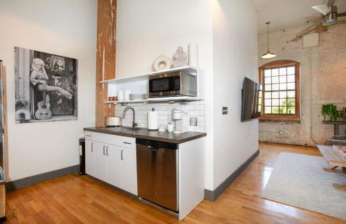 Dollys Downtown Loft Knoxville - Photo 31