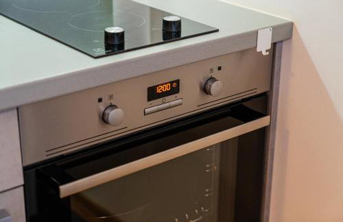 Zagreb 113 - Bedroom - New - Apartment - Parking - Flexible Keybox Entry - Modern - Monthly Rent - WiFi - Foto 9