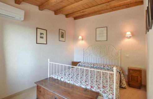 2 Bedroom Lovely Apartment In Gombitelli - Foto 5