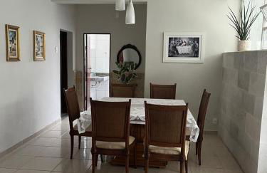 Casa Alceste - próxima ao Centro Histórico - 10 min a pé - E com garagem - Foto 4