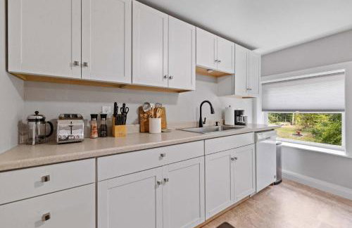 Post & Beam - SHARED 4 Bedroom 1 Bath Home On Pond - Shared 4 Bedrooms Available - Foto 3