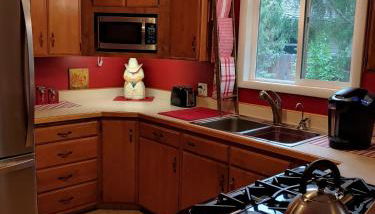 A Wilderness Retreat - Your Gateway to Yellowstone - Foto 4, stove, toaster