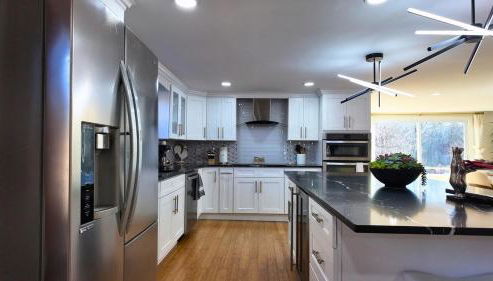 Catskills Escape Hot Tub Massage Chairs & Games - Foto 2