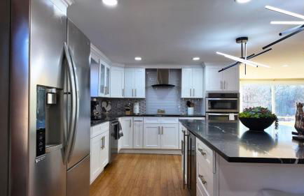 Catskills Escape Hot Tub Massage Chairs & Games - Foto 2