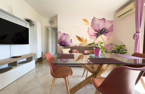 AgoRa Family House - Photo 1