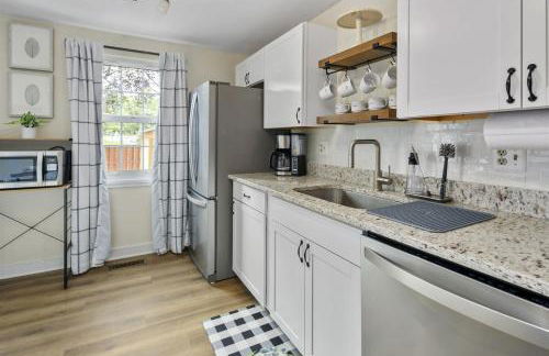 Luxury Sterling townhome - Private, Self checkin - Foto 14